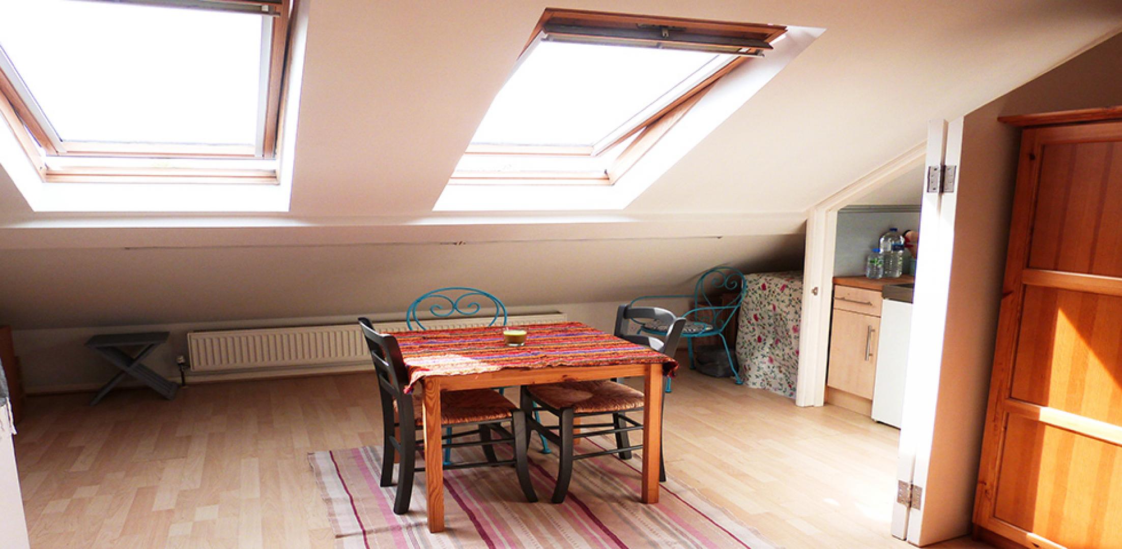 			UNDER OFFER , Studio Apartment, 1 bath, 1 reception Studio			 Loveridge Road, WEST HAMPSTEAD